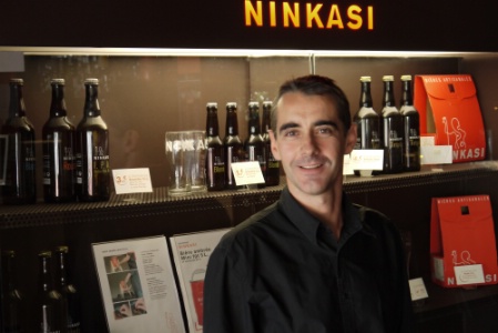 Vincent Covolo est à la fois DRH du groupe Ninkasi et le directeur du Ninkasi Gerland. Une double casquette qui enrichit son travail. Vincent Covolo est à la fois DRH du groupe Ninkasi et le directeur du Ninkasi Gerland. Une double casquette qui enrichit son travail.