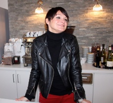 Mère de trois adolescents, Émilie Laumonier dirige le restaurant-salon de thé L'Endroit à Angers (49). Mère de trois adolescents, Émilie Laumonier dirige le restaurant-salon de thé L'Endroit à Angers (49).