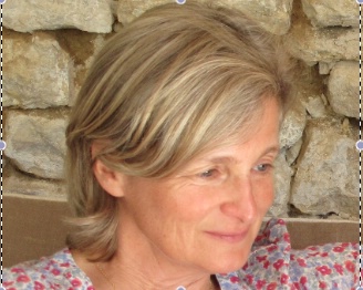 Marina Ducharme a fait ses armes dans la publicité et la communication avant de prendre la direction du Sénéchal, un hôtel 3 étoiles situé à Ars-en-Ré (17). Marina Ducharme a fait ses armes dans la publicité et la communication avant de prendre la direction du Sénéchal, un hôtel 3 étoiles situé à Ars-en-Ré (17).