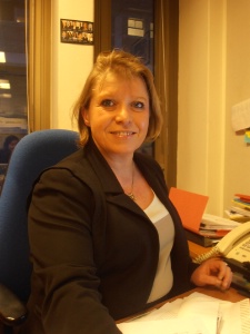 'Dans un palace, on peut entrer par différentes portes. Même par la plus petite et progresser ensuite', confie Sylviane Rives, adjointe du directeur des ressources humaines au Plaza Athénée, à Paris. 'Dans un palace, on peut entrer par différentes portes. Même par la plus petite et progresser ensuite', confie Sylviane Rives, adjointe du directeur des ressources humaines au Plaza Athénée, à Paris.