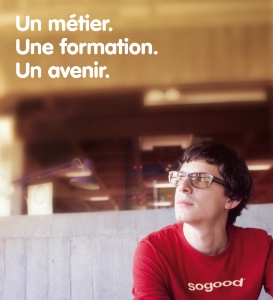 L'enseigne a lancé, le 4 avril dernier, sa première campagne de recrutement intitulé 'Fiers de travailler chez KFC'. L'enseigne a lancé, le 4 avril dernier, sa première campagne de recrutement intitulé 'Fiers de travailler chez KFC'.
