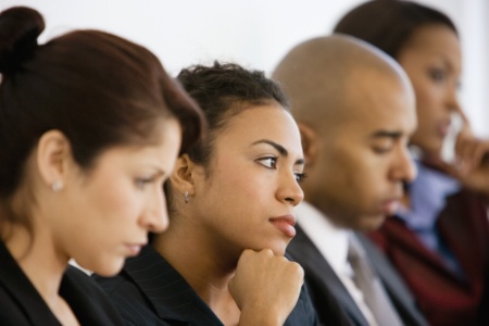 Le recruteur doit veiller à se dégager des stéréotypes liés aux origines. Le recruteur doit veiller à se dégager des stéréotypes liés aux origines.
