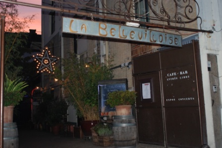 La Bellevilloise (Paris, XXe) est composée de quatre espaces : le restaurant La Halle aux oliviers (150 couverts), le Club, le Forum et le Loft où ont lieu, chaque soir, cafés-concerts et spectacles. La Bellevilloise (Paris, XXe) est composée de quatre espaces : le restaurant La Halle aux oliviers (150 couverts), le Club, le Forum et le Loft où ont lieu, chaque soir, cafés-concerts et spectacles.