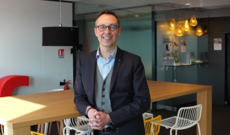 En 2018, Thierry Roger parle de 7 900 recrutements prévus chez Elior, sur toute la France. En 2018, Thierry Roger parle de 7 900 recrutements prévus chez Elior, sur toute la France.