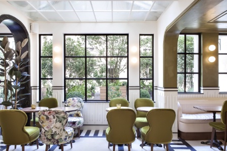 Dernière acquisition du jeune hôtelier : l'hôtel Bienvenue, au coeur du IXe arrondissement. Dernière acquisition du jeune hôtelier : l'hôtel Bienvenue, au coeur du IXe arrondissement.