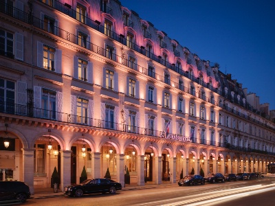Situé dans le centre de la capitale, le Meurice est le plus ancien palace de Paris. Situé dans le centre de la capitale, le Meurice est le plus ancien palace de Paris.