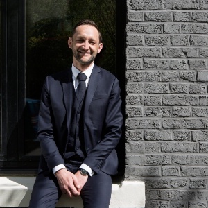 'Mes expériences passées me permettent d'avoir une vision globale de l'établissement', confie Antoine Bouilhol, directeur de l'hôtel Louvre Lens. 'Mes expériences passées me permettent d'avoir une vision globale de l'établissement', confie Antoine Bouilhol, directeur de l'hôtel Louvre Lens.