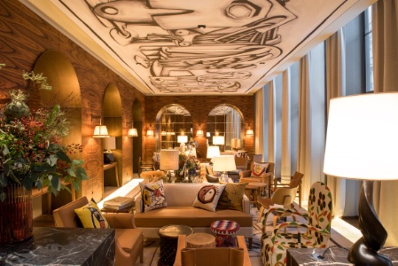 L'hôtel Brach, l'un des sept établissements du groupe Evok Hotels Collection. L'hôtel Brach, l'un des sept établissements du groupe Evok Hotels Collection.