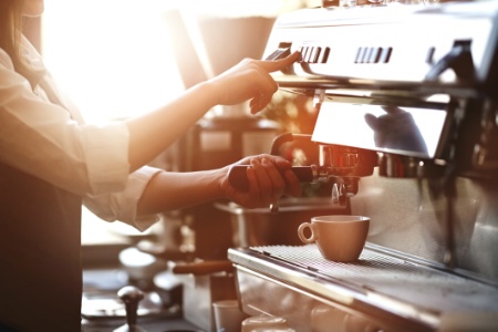 Les bars en particulier font de plus en plus appel à des des aute-entrepreneurs pour des extras ou des contrats courts grâce à des applications dédiées. Les bars en particulier font de plus en plus appel à des des aute-entrepreneurs pour des extras ou des contrats courts grâce à des applications dédiées.