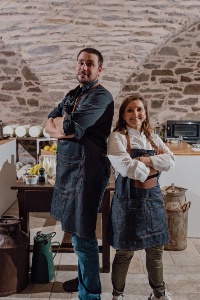 Depuis leur rencontre, il y a dix ans, lors de l'émission Top Chef, Noëmie Honiat et Quentin Bourdy expriment cette envie de travailler ensemble. Depuis leur rencontre, il y a dix ans, lors de l'émission Top Chef, Noëmie Honiat et Quentin Bourdy expriment cette envie de travailler ensemble.