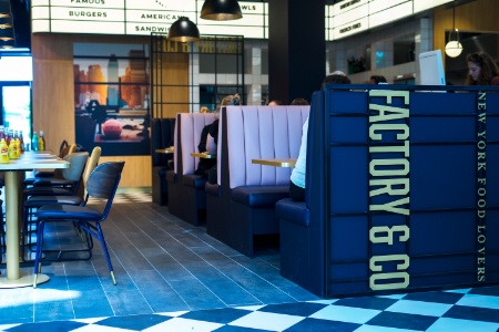 L'un des 20 points de vente de Factory & Co. D'ici 2025, 15 ouvertures de restaurants sont programmés sur la France entière.