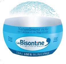 'La Bisontine, une eau 100% municipale' : c'est le slogan que la ville de Besançon a décliné sur une PLV mise à la disposition des restaurants pour valoriser l'eau de la ville