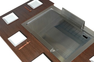 Cette 'teppan table' accueille un grill plancha de 4 kW pourvu d'une filtration 'Duct-less'