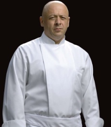 Le modèle 'Epure' arboré par Thierry Marx dans le dernier catalogue Clément est plébiscité par les chefs