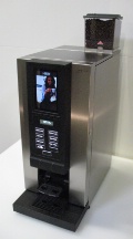 La Nova b2C possède un écran numérique qui permet d'afficher un message, modifiable à l'aide d'une simple clé USB.