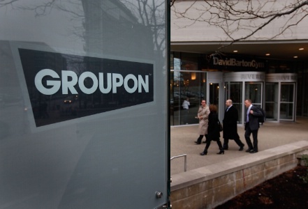 La récession a poussé les opérateurs à réduire leurs coûts mais l'autre clé du retour à la profitabilité passe par les deals comme ceux de Groupon. La récession a poussé les opérateurs à réduire leurs coûts mais l'autre clé du retour à la profitabilité passe par les deals comme ceux de Groupon.