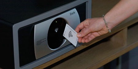 Coffre-fort RFID à carte magnétique.