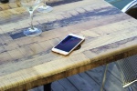 Solution Ipan Ipan, un plateau de table pour recharger les smartphones