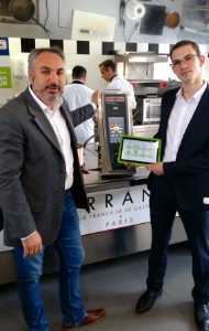 De gauche à droite : Olivier Israel, directeur commercial d'ePack Hygiene, et Olivier Deloison, directeur technico-commercial de Rational, ont officialisé la mutualisation de leurs expertises à l'école Ferrandi, à Paris (VIe). De gauche à droite : Olivier Israel, directeur commercial d'ePack Hygiene, et Olivier Deloison, directeur technico-commercial de Rational, ont officialisé la mutualisation de leurs expertises à l'école Ferrandi, à Paris (VIe).