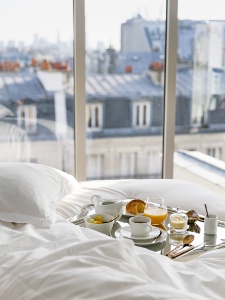 Pour alimenter les réseaux sociaux chez Maison Albar Hotels, on fait tout pour 'donner envie de venir...' Pour alimenter les réseaux sociaux chez Maison Albar Hotels, on fait tout pour 'donner envie de venir...'