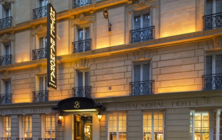 Le Balmoral utilise les services d'un 'live chat' via un centre d'appel délocalisé