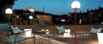 La collection MOOON! de Fermob propose les luminaires filaires