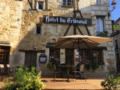 L'hôtel-restaurant du Tribunal. L'hôtel-restaurant du Tribunal.