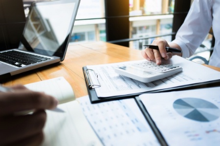 En hôtellerie, la détermination du chiffre d'affaires repose sur plusieurs paramètres qui diffèrent d'une affaire à l'autre. En hôtellerie, la détermination du chiffre d'affaires repose sur plusieurs paramètres qui diffèrent d'une affaire à l'autre.