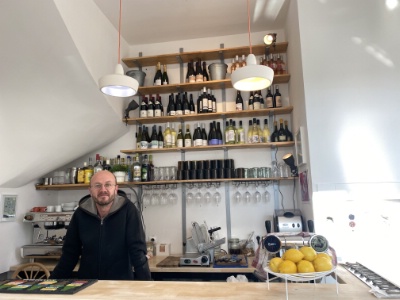 Jean Pichinoty a été libraire avant d'ouvrir Les Amateurs, un restaurant-bar à huîtres à Marseille.