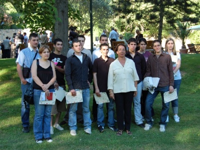 Une partie des nouveaux diplômés de la Promotion Bernard Rigaudis. Une partie des nouveaux diplômés de la Promotion Bernard Rigaudis.