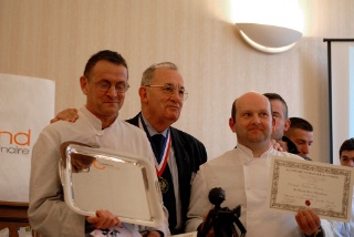 Robert Morcet et son formateur Stéphane Le Goff avec Jacques Charette, président du concours 2009. Robert Morcet et son formateur Stéphane Le Goff avec Jacques Charette, président du concours 2009.