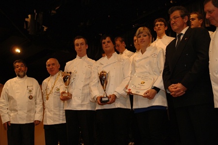 De gauche à droite : Bernard Collon, Michel Blanchet, les 3 lauréats, Guy Legay et Gérard Marquoin. De gauche à droite : Bernard Collon, Michel Blanchet, les 3 lauréats, Guy Legay et Gérard Marquoin.