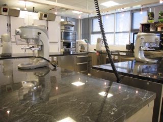 Un laboratoire flambant neuf attend les professionnels à côté de Versailles. Un laboratoire flambant neuf attend les professionnels à côté de Versailles.