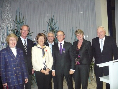 De g. à d. : Chantal Labey (présidente de l'association départementale des Palmes académiques), Joël Batteux (maire de Saint-Nazaire et vice-président du conseil régional), Monique Papon (sénatrice de Loire-Atlantique), Jacques Chaillot (directeur diocésain), Joseph Le Gal, Marie-Odile Bouillot (députée de Loire-Atlantique) et Alain Peny (président du conseil d'administration). De g. à d. : Chantal Labey (présidente de l'association départementale des Palmes académiques), Joël Batteux (maire de Saint-Nazaire et vice-président du conseil régional), Monique Papon (sénatrice de Loire-Atlantique), Jacques Chaillot (directeur diocésain), Joseph Le Gal, Marie-Odile Bouillot (députée de Loire-Atlantique) et Alain Peny (président du conseil d'administration).