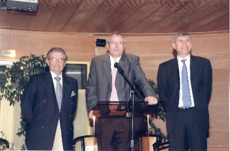 De gauche à droite : M. Robert Delpiano, président de l’association des Elèves et Anciens Elèves de l’Ecole Hôtelière et de Tourisme de Nice, au centre M. Jean-Claude Gruber, proviseur du lycée Paul Augier et parrain pour la remise des Palmes académiques à M. Lautard et à droite M. Thierry Lautard. De gauche à droite : M. Robert Delpiano, président de l’association des Elèves et Anciens Elèves de l’Ecole Hôtelière et de Tourisme de Nice, au centre M. Jean-Claude Gruber, proviseur du lycée Paul Augier et parrain pour la remise des Palmes académiques à M. Lautard et à droite M. Thierry Lautard.
