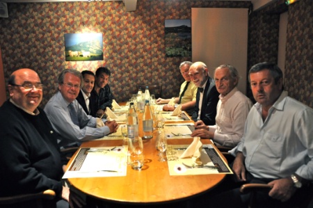 À gauche, du plus près au plus loin : Gérard Guy (CPIH), Jean-Pierre Chedal (Synorcat), Sébastien Ditleblanc (DGCIS), Régis Marcon. À droite : Roland Héguy (Umih), Jacques Barré (GNC), Dominique Bénézet (SNRTC, Snarr, SNRC), Claude Daumas (Fagiht), tous unis pour faire avancer l'apprentissage. À gauche, du plus près au plus loin : Gérard Guy (CPIH), Jean-Pierre Chedal (Synorcat), Sébastien Ditleblanc (DGCIS), Régis Marcon. À droite : Roland Héguy (Umih), Jacques Barré (GNC), Dominique Bénézet (SNRTC, Snarr, SNRC), Claude Daumas (Fagiht), tous unis pour faire avancer l'apprentissage.