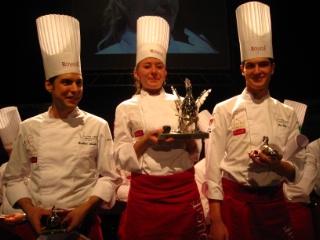 Le podium, de gauche à droite : Frédéric Anache (2e) , Lexine Hepworth (1re) et Loïc Pétri (3e).