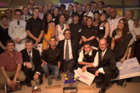 Les lauréats du 15e Trophée de l'ANPCR : Florent Marianne (restaurant) et Julien Gonthier (cuisine), avec le parrain de l'édition, Olivier Roellinger, le président de l'ANPCR, Bruno Treffel, les membres du jury, et tous les participants, au Cfa Centhor à Saint Gilles les Hauts. Les lauréats du 15e Trophée de l'ANPCR : Florent Marianne (restaurant) et Julien Gonthier (cuisine), avec le parrain de l'édition, Olivier Roellinger, le président de l'ANPCR, Bruno Treffel, les membres du jury, et tous les participants, au Cfa Centhor à Saint Gilles les Hauts.