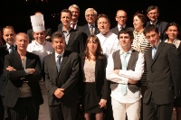Au 1er rang : Eric Fréchon, Régis Marcon et les trois lauréats, Justine Masson, Bruno Tesson et Jean Roc. 2ème rang : Patrick Eyroi (Bridor), Michel Roth, Pascal Schneider (Rougié), Philippe Gobet (Lenôtre), Catherine Augereau (Groupe Flo). 3ème rang : Yves Cebron, TransGourmet, Alain Villacampa, Joseph Le Gal (Anephot) et Christian Bruneau, Pdg de L’Hôtellerie Restauration.