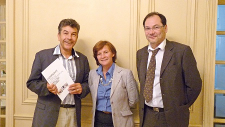 Régis Marcon (à gauche) lors de la présentation du livre blanc à la presse. A ses côtés deux membres des commissions qui ont planché sur ce travail : Sophie Huberson et Lorenzo Dri. Régis Marcon (à gauche) lors de la présentation du livre blanc à la presse. A ses côtés deux membres des commissions qui ont planché sur ce travail : Sophie Huberson et Lorenzo Dri.