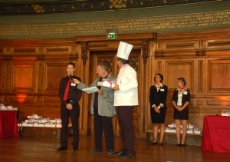 Nathan Barone, centre de formation d’apprentis hôtelier Bellecroix à Metz (57), et Guy Legay.