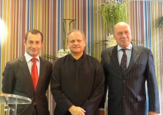 Bruno de Monte, directeur de Ferrandi, Joel Robuchon, président du Conseil d'Orientation, et Georges Nectoux, président du Conseil d'Etablissement.