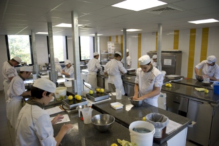Le nouveau laboratoire de pâtisserie du lycée Louis Guilloux.