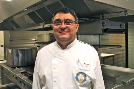 Jackie Martin, professeur de cuisine au Greta des métiers de l'hôtellerie, à Paris (XVIIIe). Jackie Martin, professeur de cuisine au Greta des métiers de l'hôtellerie, à Paris (XVIIIe).