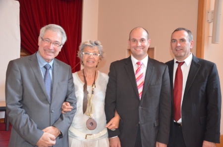 De g à d : Christian Badinand, proviseur du lycée, Sylvie Calland, nouvelle chef des travaux depuis la rentrée 2013, Gille Blasco, ancien chef des travaux (durant 15 ans) désormais dans le groupe Compass, et Patrice Larrosa, proviseur adjoint. De g à d : Christian Badinand, proviseur du lycée, Sylvie Calland, nouvelle chef des travaux depuis la rentrée 2013, Gille Blasco, ancien chef des travaux (durant 15 ans) désormais dans le groupe Compass, et Patrice Larrosa, proviseur adjoint.