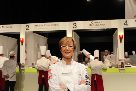 Dominique Loiseau, présidente du jury, a doté d'un séjour à Saulieu le tout nouveau prix Coup de coeur récompensant la symbiose entre l'élève et son professeur. Dominique Loiseau, présidente du jury, a doté d'un séjour à Saulieu le tout nouveau prix Coup de coeur récompensant la symbiose entre l'élève et son professeur.