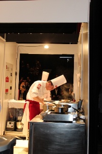 Corentin Merville, hyper concentré, entame l'épreuve plat chaud. Corentin Merville, hyper concentré, entame l'épreuve plat chaud.