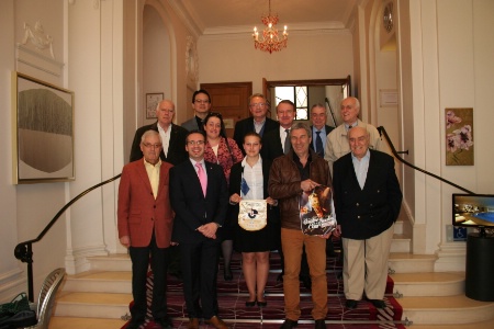 Alain Villacampa, Pierre Berthet, Alain Jacob, Maxime Simonneau, Hieu To, avec André Daguin , Jacques Desjeunes, Laetitia Mantelet, Michel Blazy, Claude Fourmond, Alain Desjeunes, Emmanuel Caux , Olivia Mathé Le Calvez et Bruno Mercadal entourent Jennifer Menaï, déléguée Bac techno LMHR Jean Drouant. Alain Villacampa, Pierre Berthet, Alain Jacob, Maxime Simonneau, Hieu To, avec André Daguin , Jacques Desjeunes, Laetitia Mantelet, Michel Blazy, Claude Fourmond, Alain Desjeunes, Emmanuel Caux , Olivia Mathé Le Calvez et Bruno Mercadal entourent Jennifer Menaï, déléguée Bac techno LMHR Jean Drouant.