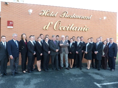La 8e promotion des concierges d'hôtel du lycée d'Occitanie (Toulouse), parrainée par Alain Ducasse. La 8e promotion des concierges d'hôtel du lycée d'Occitanie (Toulouse), parrainée par Alain Ducasse.