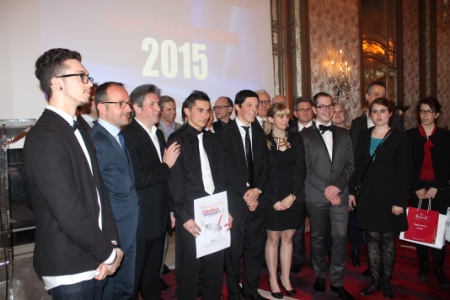 Alain Ducasse, Michel Lugnier, Michel Roth, Stéphane Trapier, Eric Rousseau, les jeunes, les partenaires, les présidents d'association, réunis au Plaza Athénée. Alain Ducasse, Michel Lugnier, Michel Roth, Stéphane Trapier, Eric Rousseau, les jeunes, les partenaires, les présidents d'association, réunis au Plaza Athénée.
